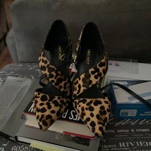 New Nine West leopard print stilettos